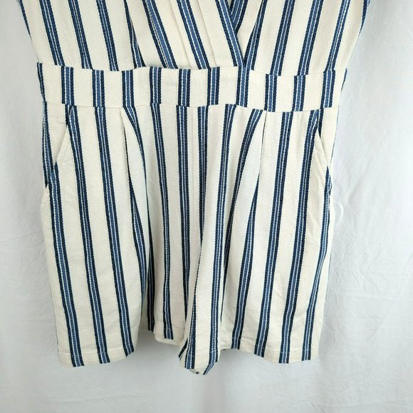 Greylin White Blue Striped Cotton Romper Sz XS Shorts V-Neck - Picture 4 of 9